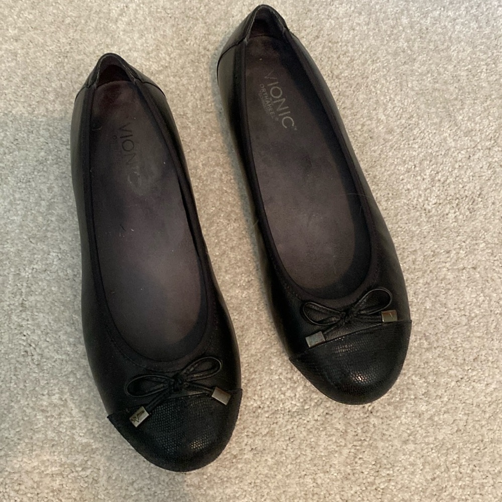 Vionic Amorie flats, 8.5, black